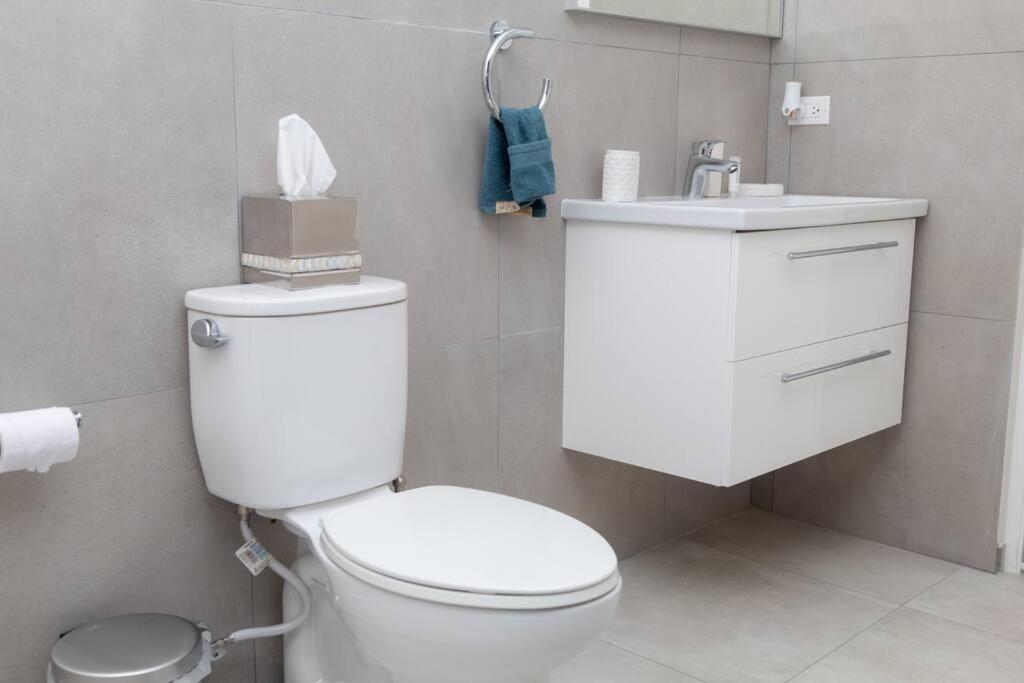 New! Cozy 1 Bedroom Condo- Gold Coast, Noord Aruba Palm Beach Luaran gambar